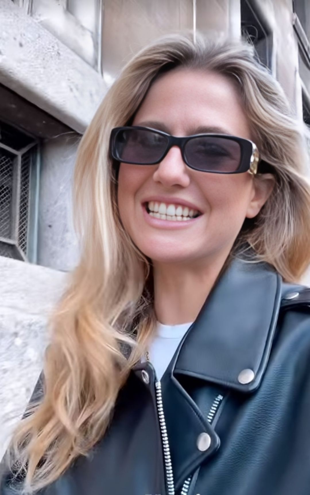 Luca Argentero siparietto in strada con la moglie Cristina Smettila o ti pubblico cos è