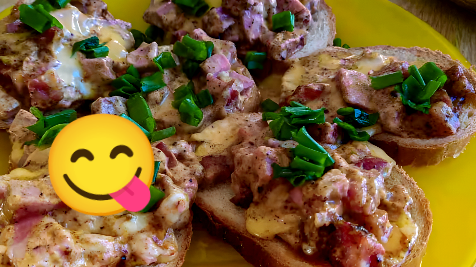 L'antipasto perfetto che non t'aspetti: bruschette salsiccia e formaggio magicamente croccanti con la friggitrice ad aria!