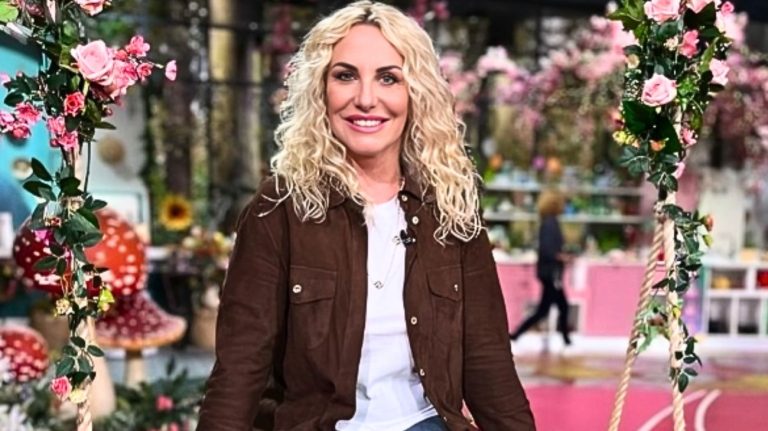 Moda autunno 2024: gli stivali di Antonella Clerici per valorizzare la silhouette