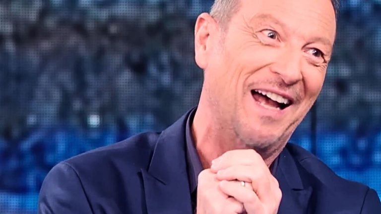 Né per Carlo Conti, né per Fiorello: Amadeus potrebbe riavvicinarsi alla Rai per un progetto a sorpresa