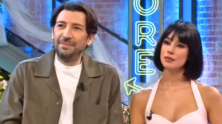 La casa di Herbert Ballerina a Milano: una camera da letto-set è la vera sorpresa