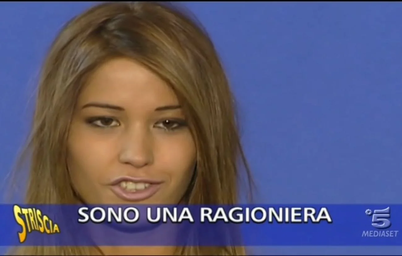 Elena Santarelli da giovanissima. Credits: Striscia la notizia - Mediaset