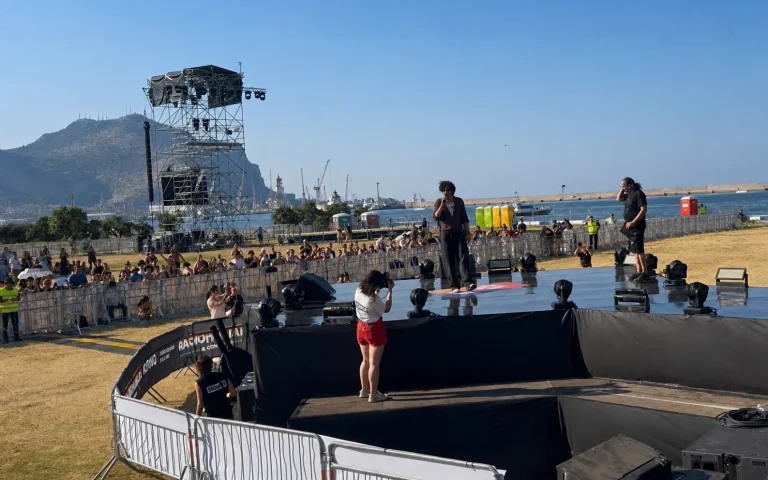 Ermal Meta, la nuova canzone segreta per la figlia Fortuna e il palco di Palermo: cosa ha rivelato alla vigilia del live