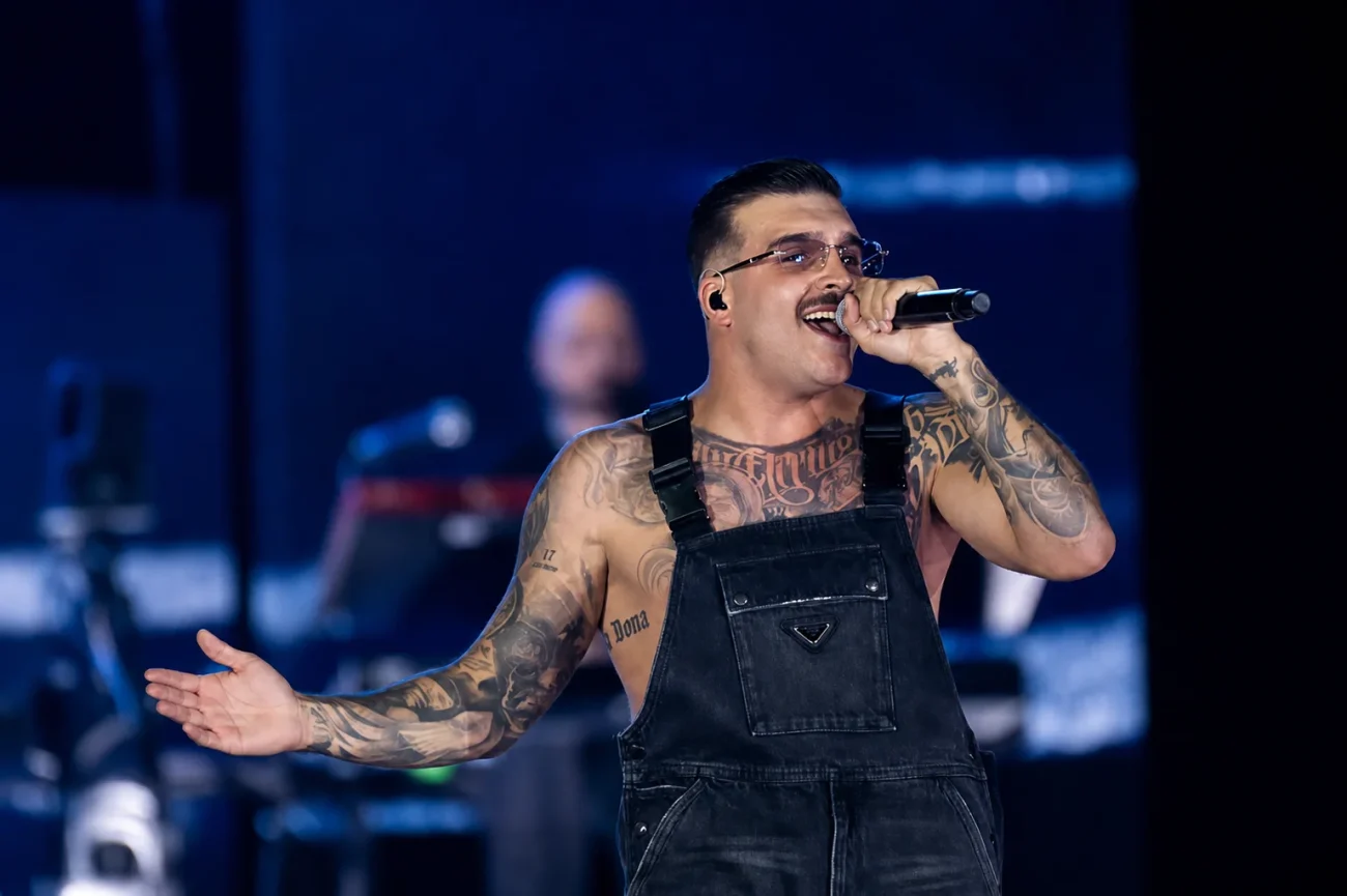Geolier al Maradona, parte la tripletta storica: 150mila fan, scaletta in quattro atti e diretta mondiale su Prime Video