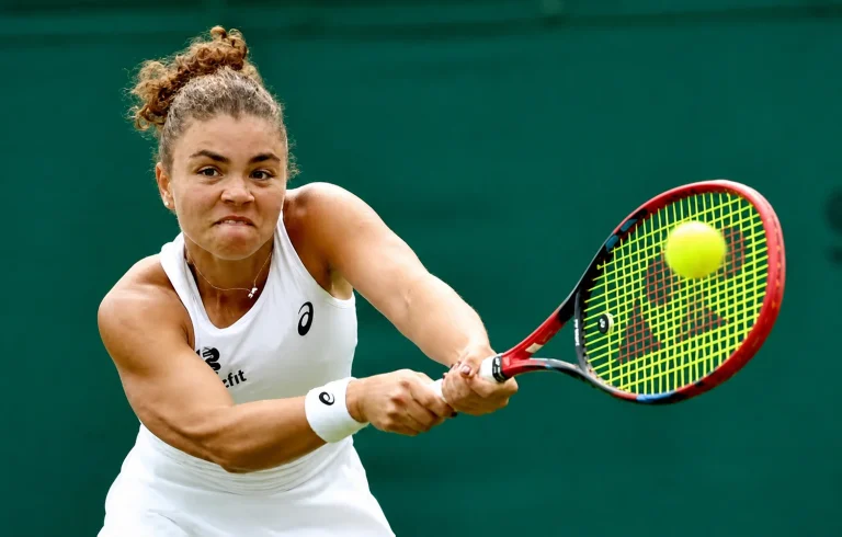 Paolini, cuore e rimonta a Wimbledon 2026: dopo il bagel iniziale ribalta Montgomery e vola al secondo turno