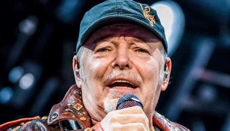 Giubileo di Vasco Rossi 2027: 10 concerti all'Olimpico, biglietti dal 6 luglio su Ticketmaster, Vivaticket e TicketOne