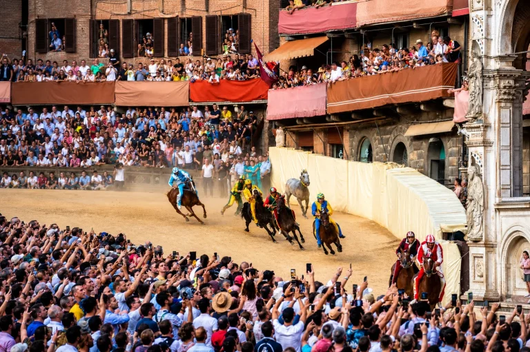 Palio di Siena, il rinvio del 3 luglio 2026 nasconde un record mai visto prima nella storia della Festa