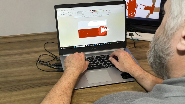 Biglietto da visita fatto in casa con Paint: cosa funziona davvero e come portarlo in stampa