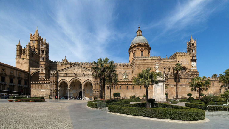 Cattedrale di Palermo: la colonna con il versetto del Corano e la sfida che fece nascere Monreale