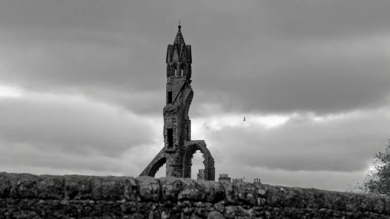 Cattedrale di St Andrews: la chiesa più grande di Scozia smontata pietra per pietra dai suoi cittadini