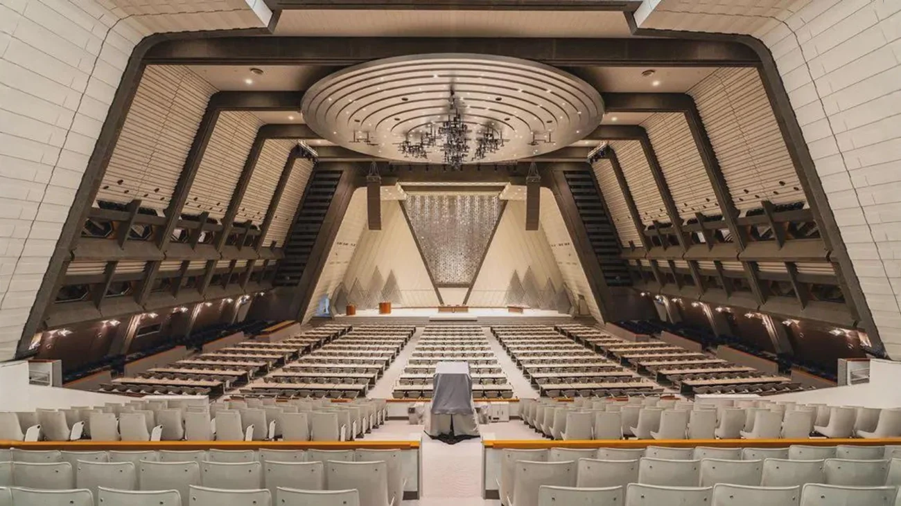 Centro Congressi Internazionale di Kyoto: la sala di cemento senza angoli retti che battezzò un trattato