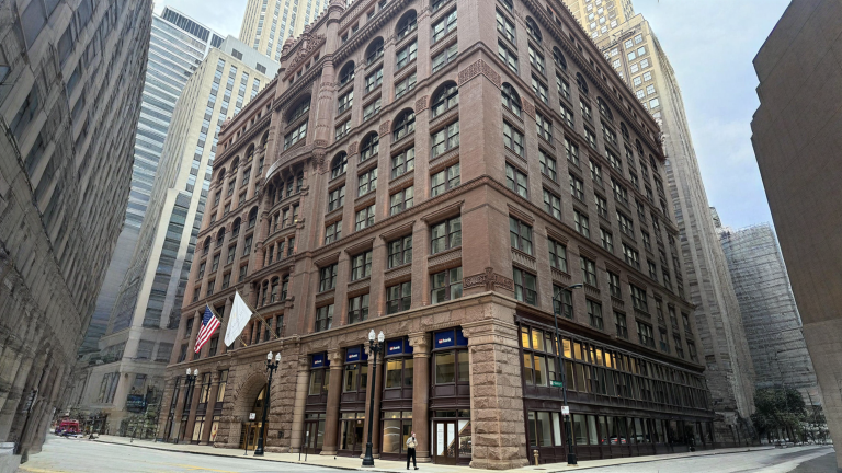 Rookery Building di Chicago: il grattacielo che porta scolpito un insulto (e la corte riscritta da Wright)