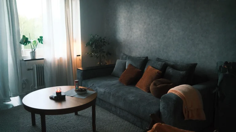 Come scegliere la palette di colori per casa: la lezione di un soggiorno deciso da una sola persona
