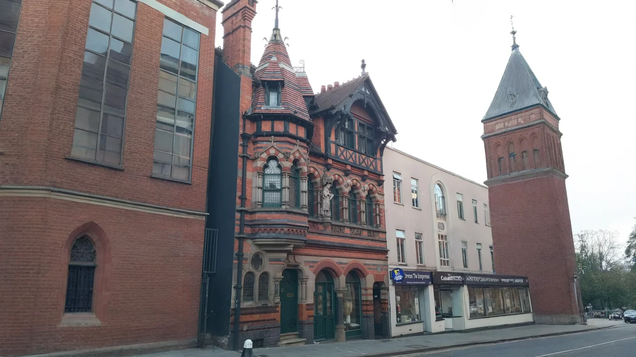 Lo studio di Watson Fothergill a Nottingham: un curriculum scolpito nel mattone